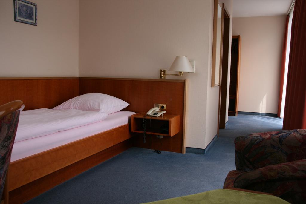 Atrium Hotel Crimmitschau Room photo