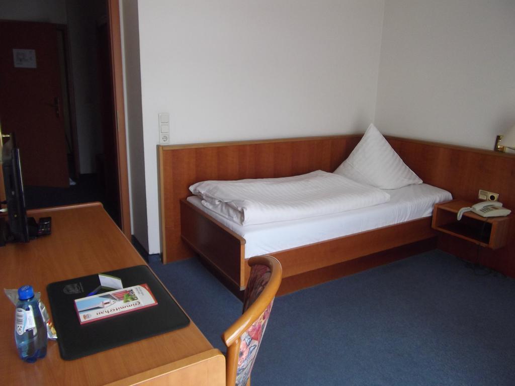 Atrium Hotel Crimmitschau Exterior photo